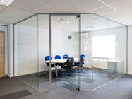 クリーニングのために容易な明確な緩和された現代オフィスのガラス仕切りシステム