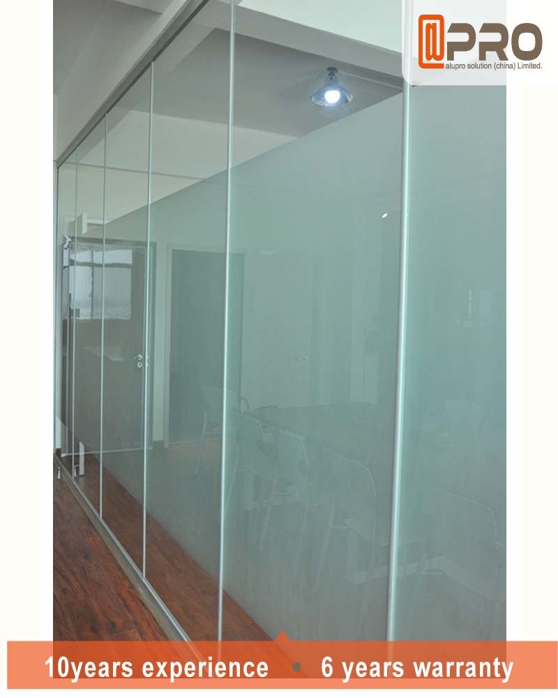 曇らされたガラス現代オフィスはコマーシャルのための容易な取付けを仕切る