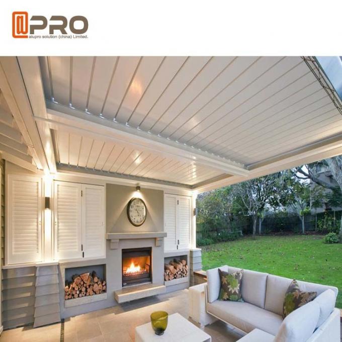 pergola-bioclimatique-alu-blanc-neige-suspensions-métalliques